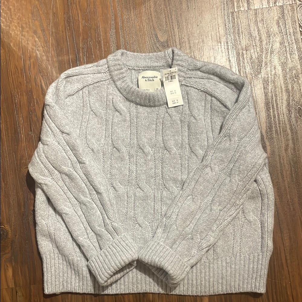 Gray Cable Knit Sweater Abercrombie & Fitch